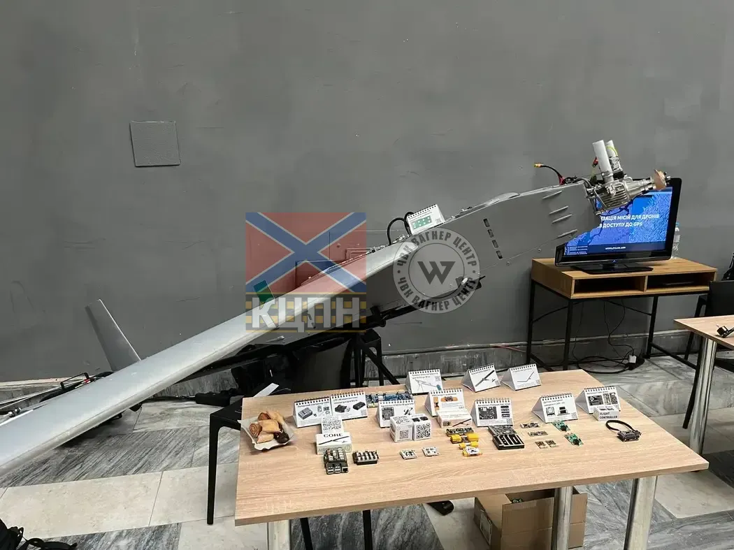 Frame V2 1-1703 фото